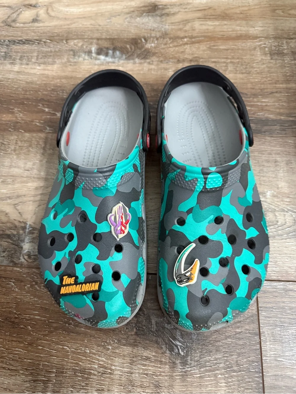 CROCS Men’s Star Wars Mandalorian